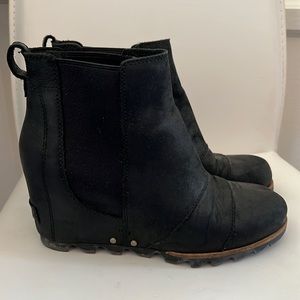 Sorel Black Wedge Boot size 8